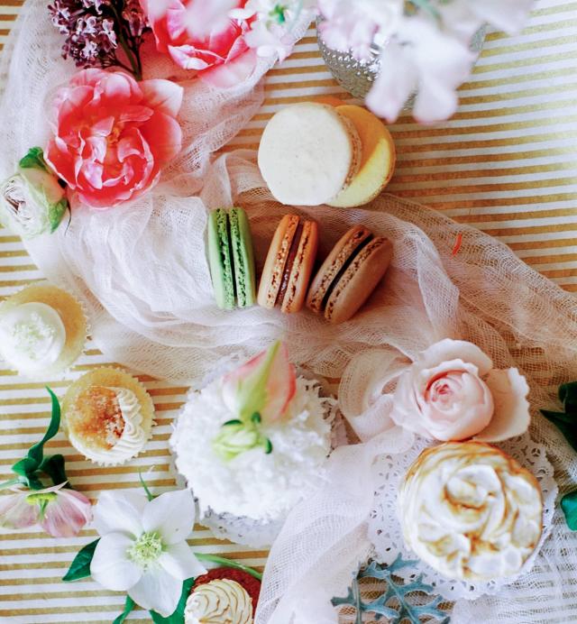 Macaroon's on Table at Rhiannon & Joshua's Wedding